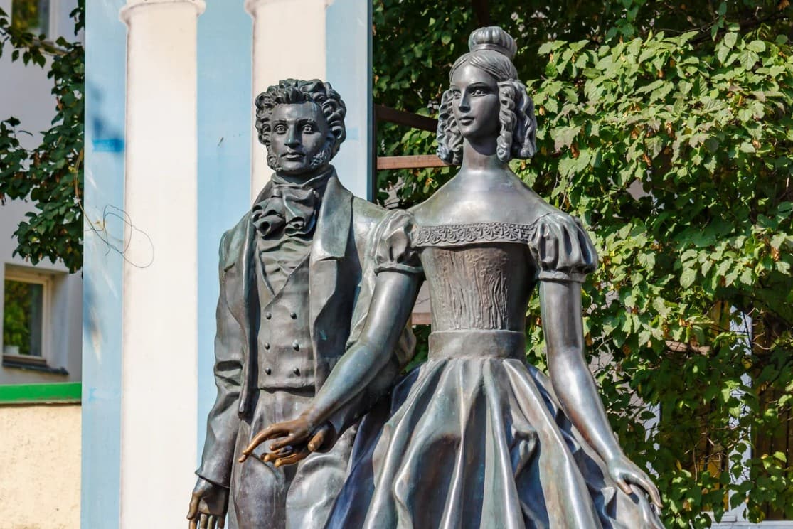 Скульптура «Александр Пушкин и Наталья Гончарова»